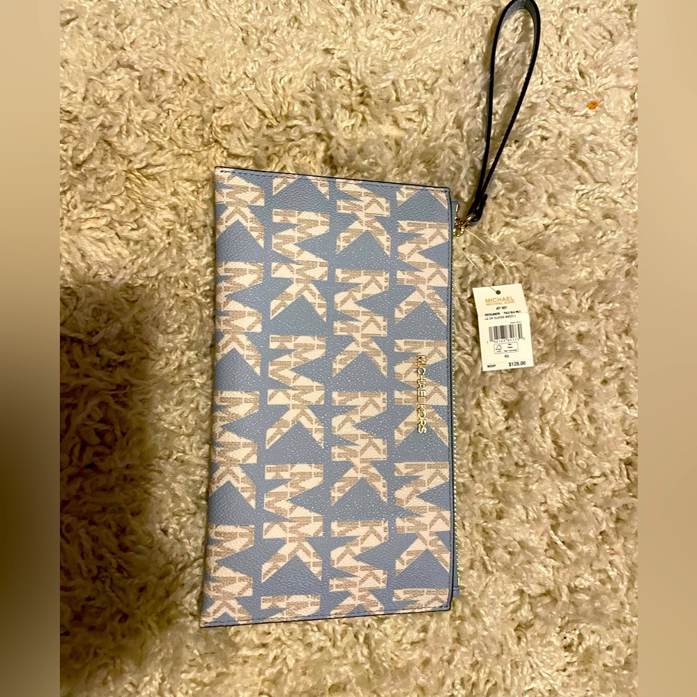 Brand new Michael Kors wristlet